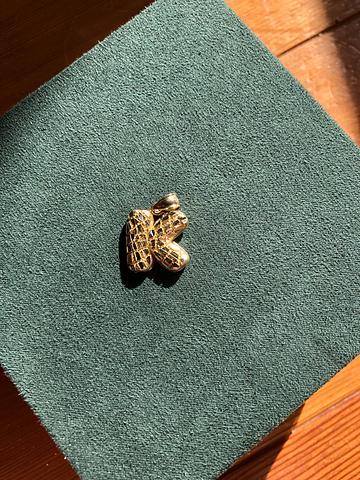10k gold pendant