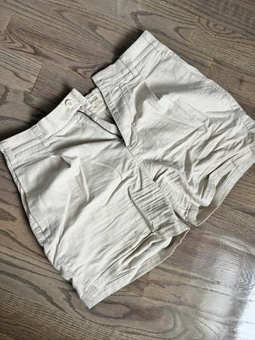 Linen pleated shorts