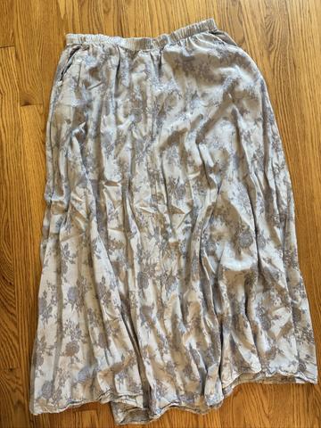 Floral skirt with pockets