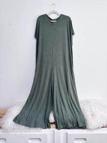 Linen blend jumpsuit in green XS