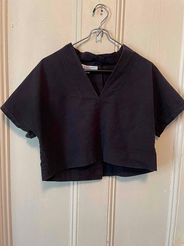 V-neck crop top