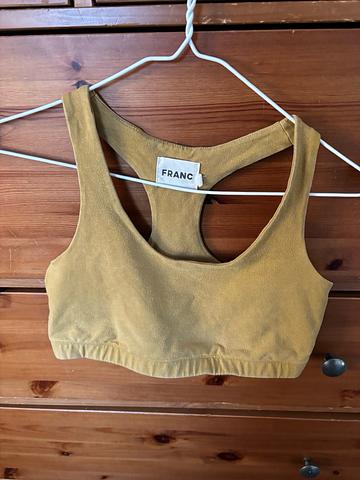 sports bra