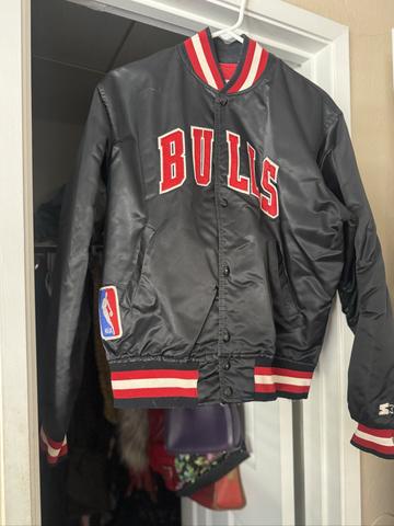 Bulls Starter Jacket *fits larger!*