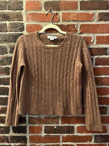 Cashmere cable knit sweater