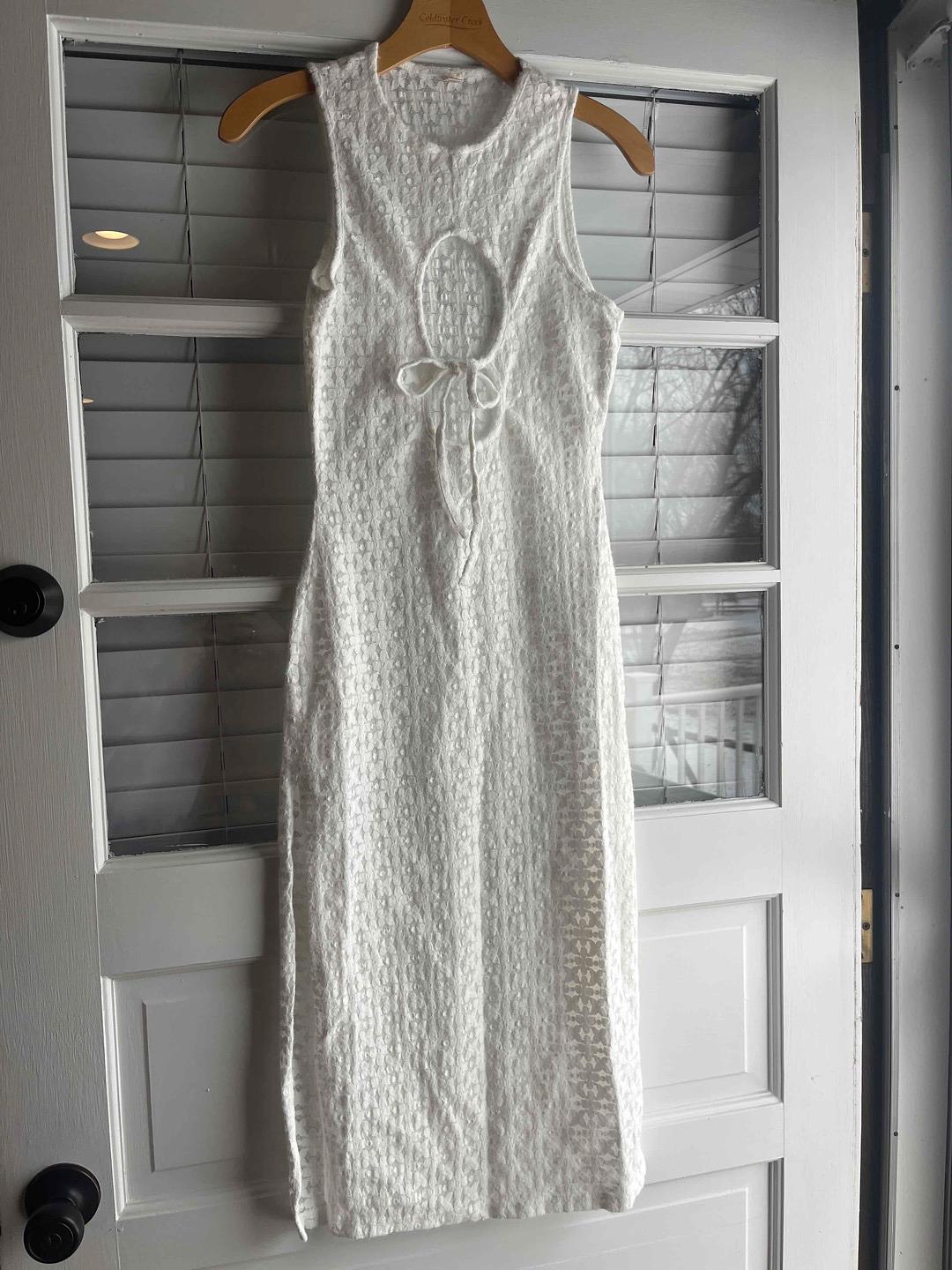 dress fashion company ITEM // Trixie dress by Fashion Brand Company @fashionbrandcompany COLOR  + MATERIAL // Pink polyester, white polyester fringe SIZE // 4x but runs  small