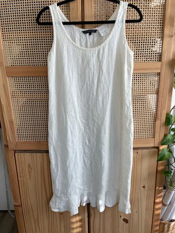 Slubbed Linen Dress with darts