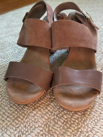 High heel sandals