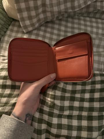 Square zip leather wallet