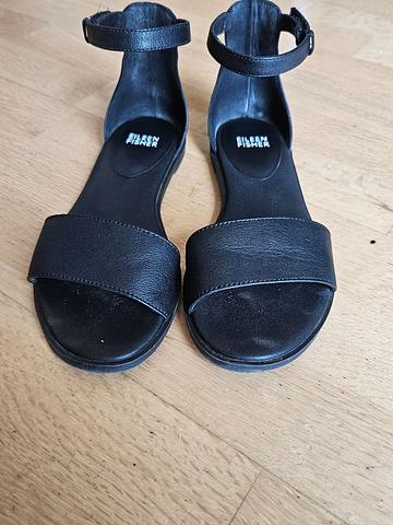 Razz tumbled leather ankle-strap sandal