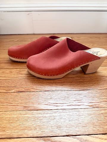 Clogs
