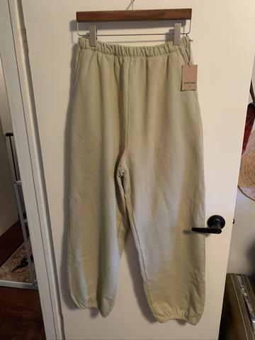 baggy sweatpants
