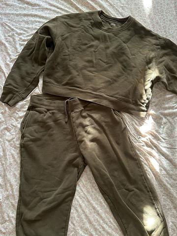 50/50 Cropped Sweatshirt & Classic Jogger