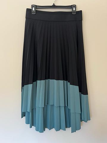 Hi-Low Swing Pleated Skirt