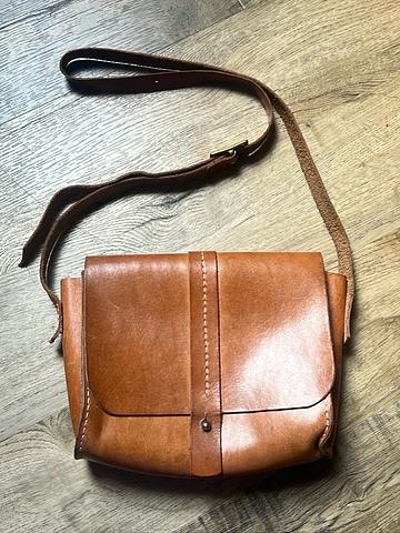 Luna goods crossbody