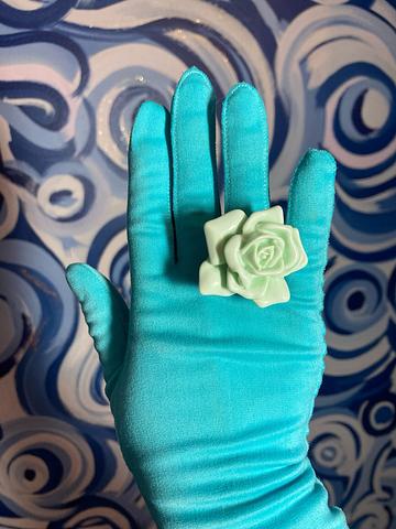 Oversized flower ring