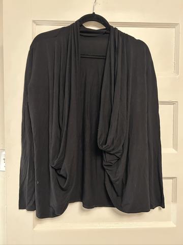 Encircled everyday twist top
