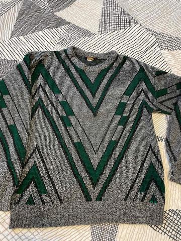 Art deco green sweater