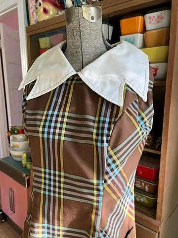 Mod dagger collar plaid dress