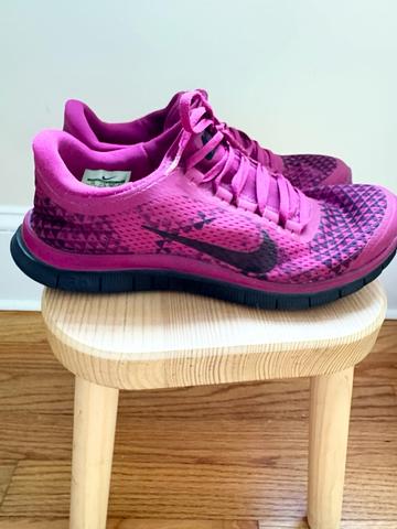 "barefoot-like" sneakers