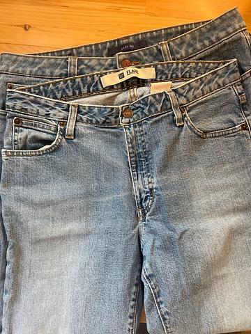 2 pairs of denim