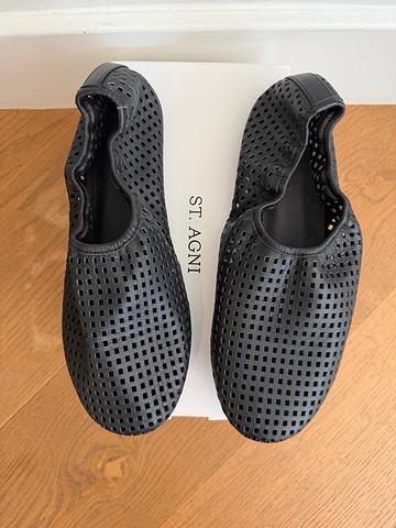 perforated ballet flat NIB