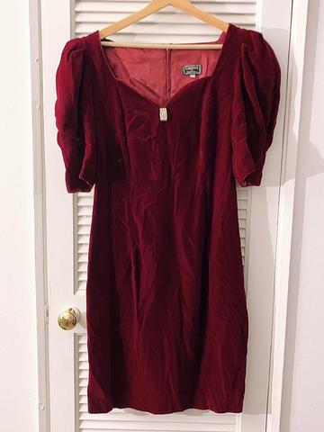 1980s Velvet Sweetheart neckline Dress