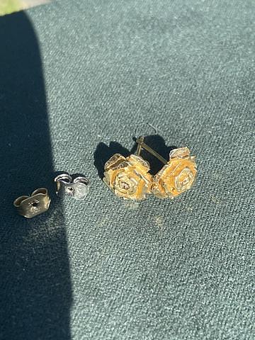 10k gold rose earrings