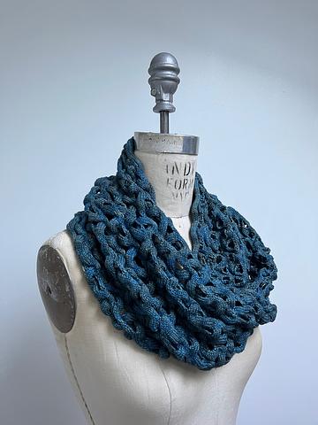 Infinity cowl
