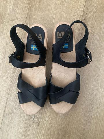 Leather wooden heel sandal