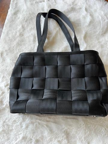 Harveys seatbelt bag black