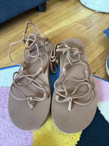 Tevas sandles