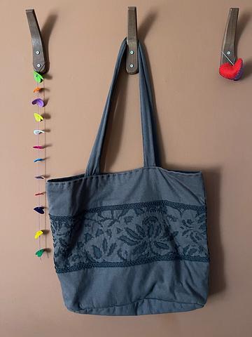 Tote bag