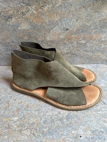 Iwa sandal