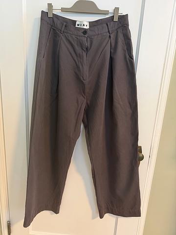 Wray pleated pants