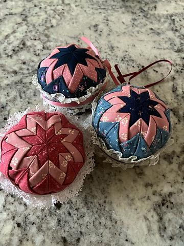 Quilted Christmas balls