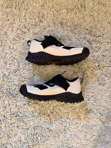Hoodzerra Sandals