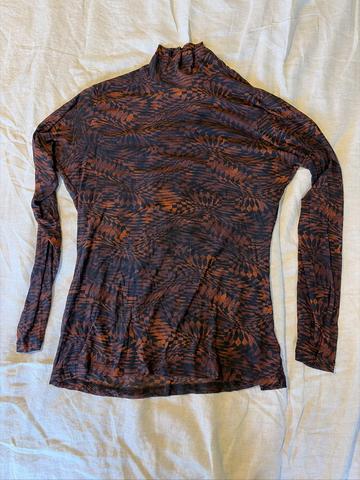 Mesh Checkered Turtleneck
