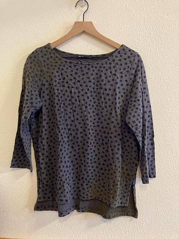 black/grey/olive embroidered top