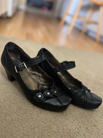 Fidji E458 Mary Jane Pump (size 38 - equivalent to 8.5)