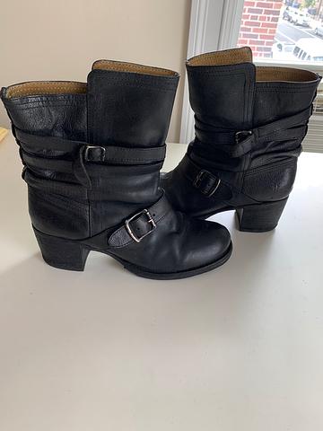 Moto Boot