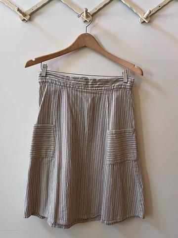 A line skirt with patch pockets
