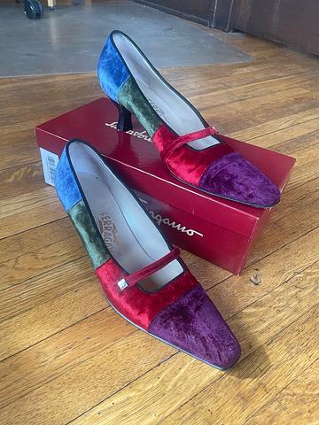 Velvet Pumps
