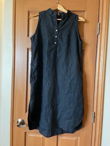 Sleeveless dress