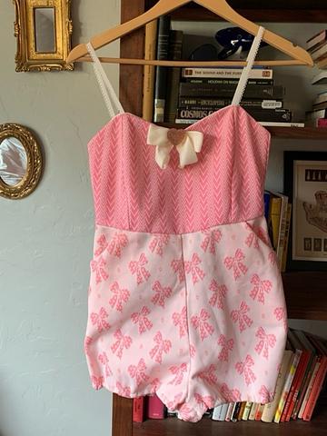 Pink bow print romper