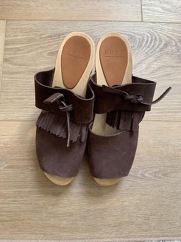 Clogs