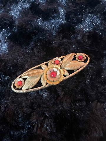 Oval Leaves Brooch
