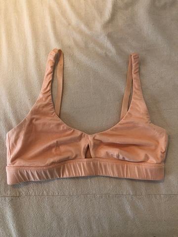 Triangle keyhole bra