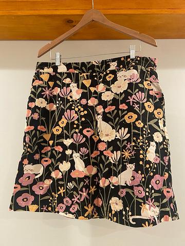 Cat-and-floral print skirt