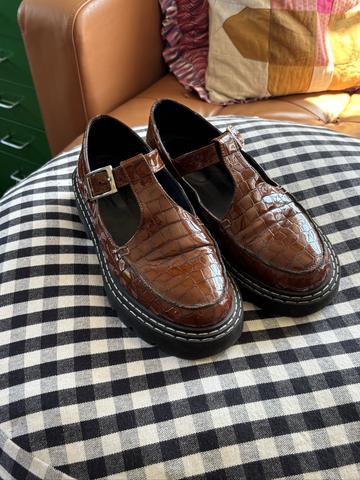 Neiva maryjanes