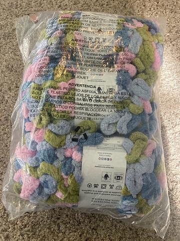 Fluffy loop yarn